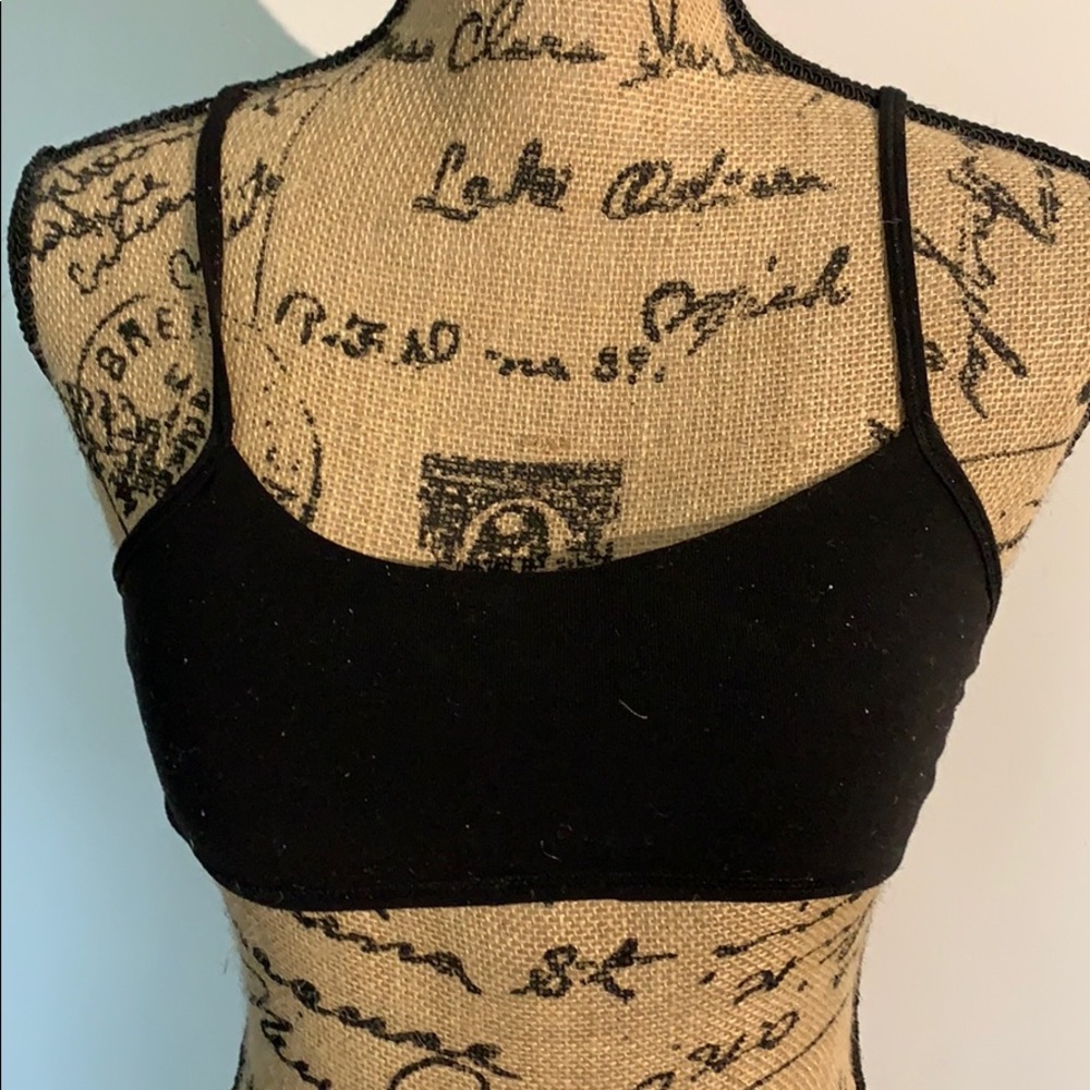 Black workout bra
